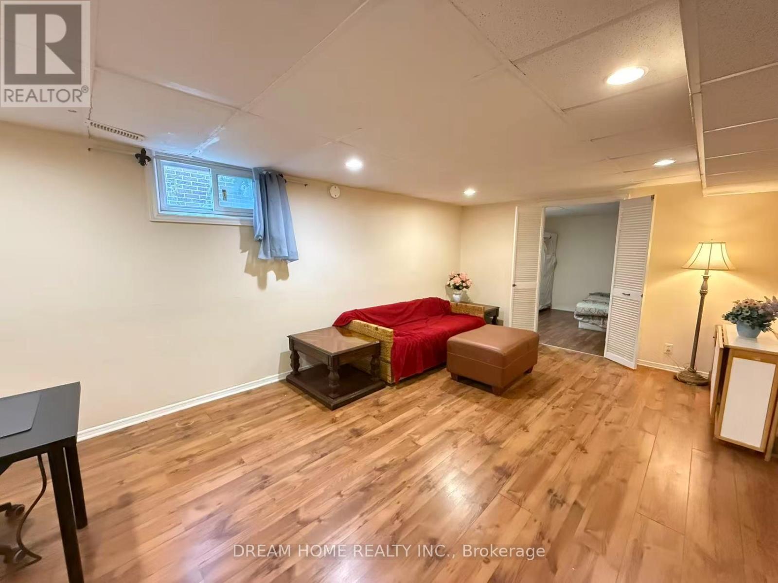 92 Rainier Square, Toronto, Ontario  M1T 3A2 - Photo 2 - E13775784