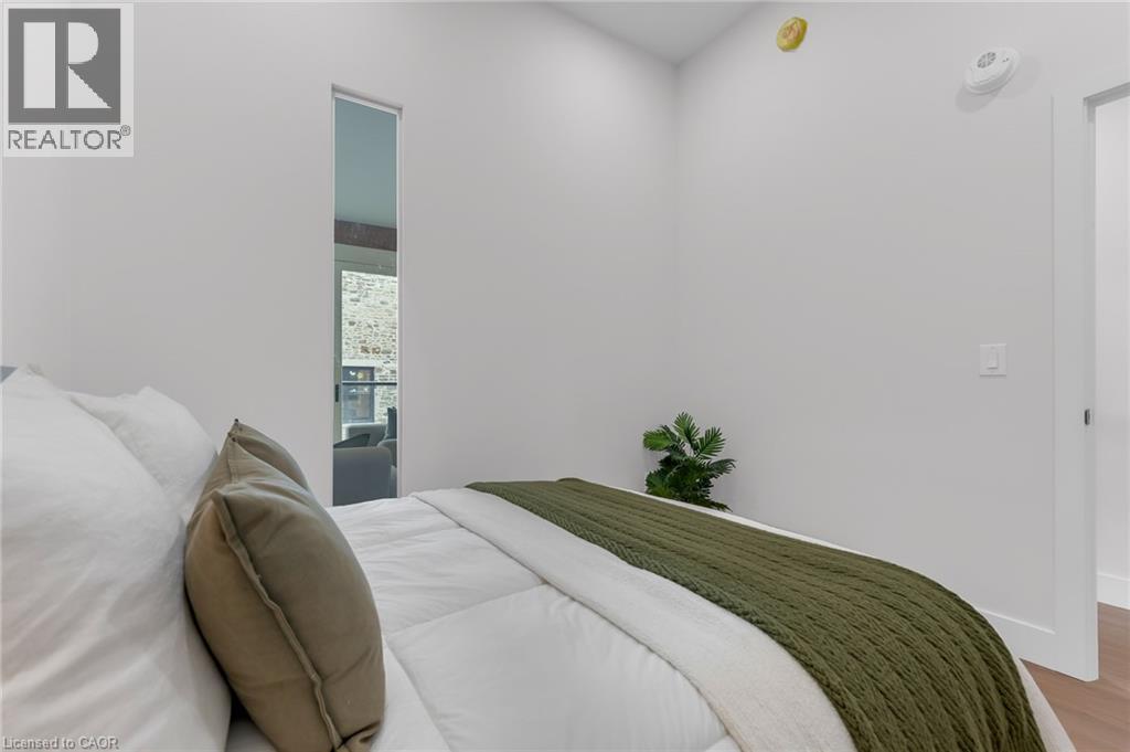 56 York Boulevard Unit# 204, Hamilton, Ontario  L8R 2M9 - Photo 11 - 40859278