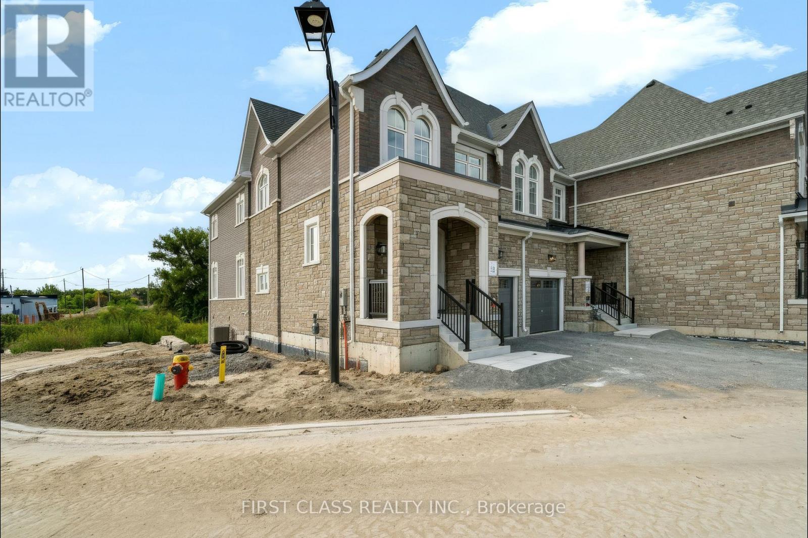 96 Gathering Lane, Richmond Hill, Ontario  L4S 0S4 - Photo 3 - N13780188