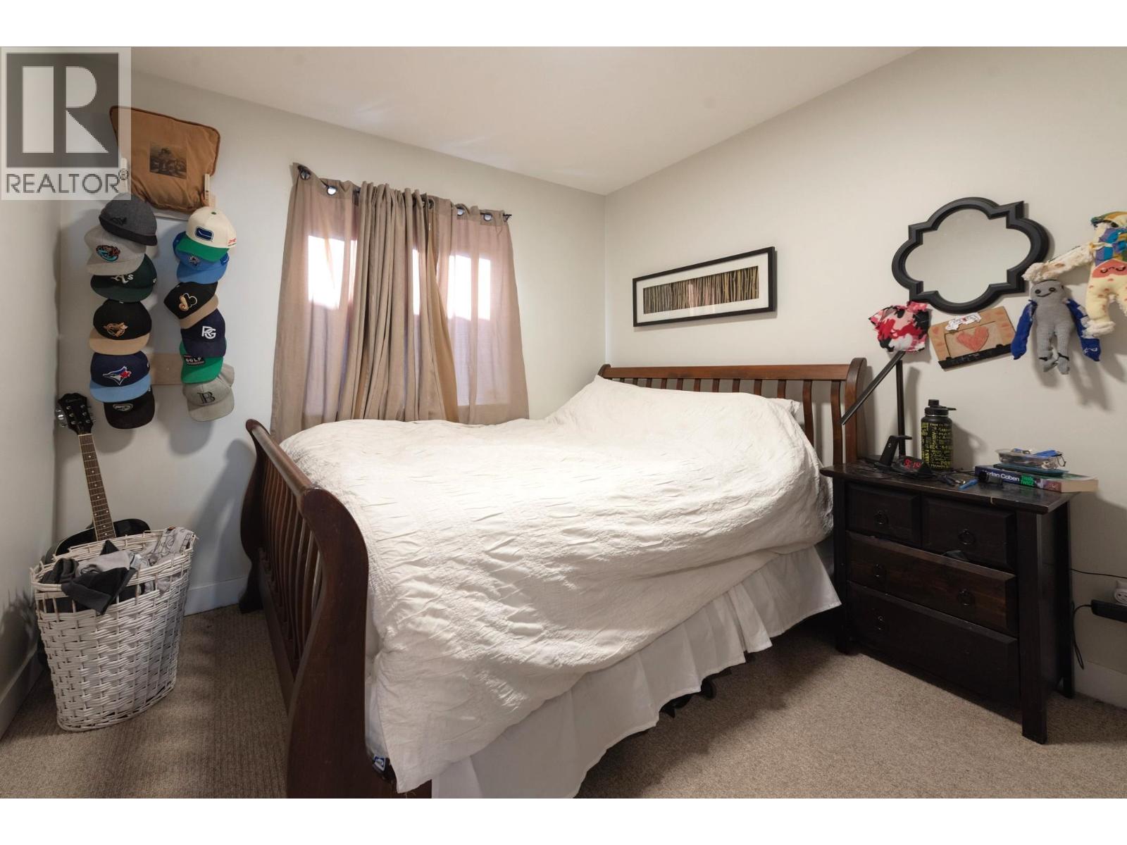 1040 Celia Crescent, Gibsons, British Columbia  V0N 1V7 - Photo 14 - R3163755