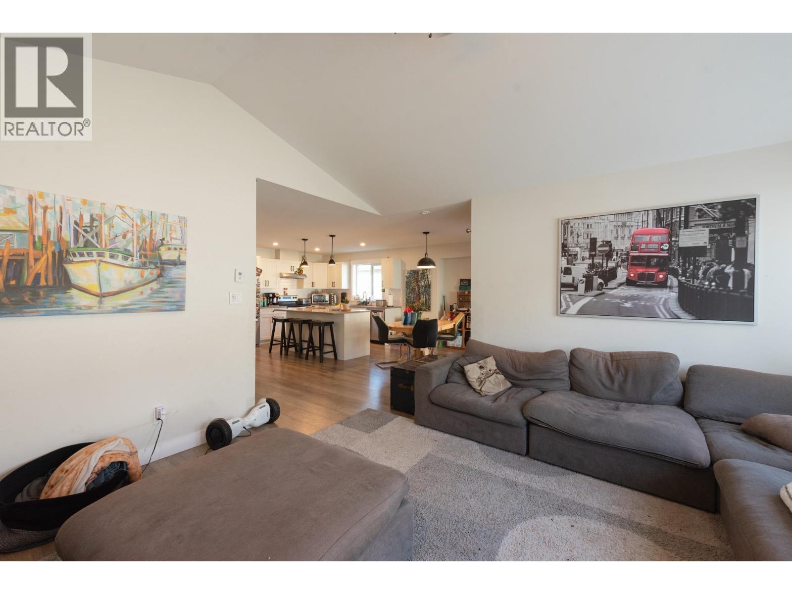 1040 Celia Crescent, Gibsons, British Columbia  V0N 1V7 - Photo 7 - R3163755