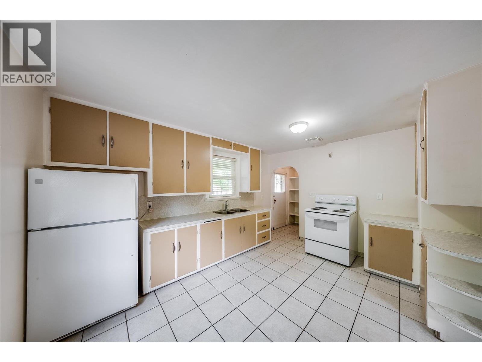 2258 Eighth Avenue photo 9