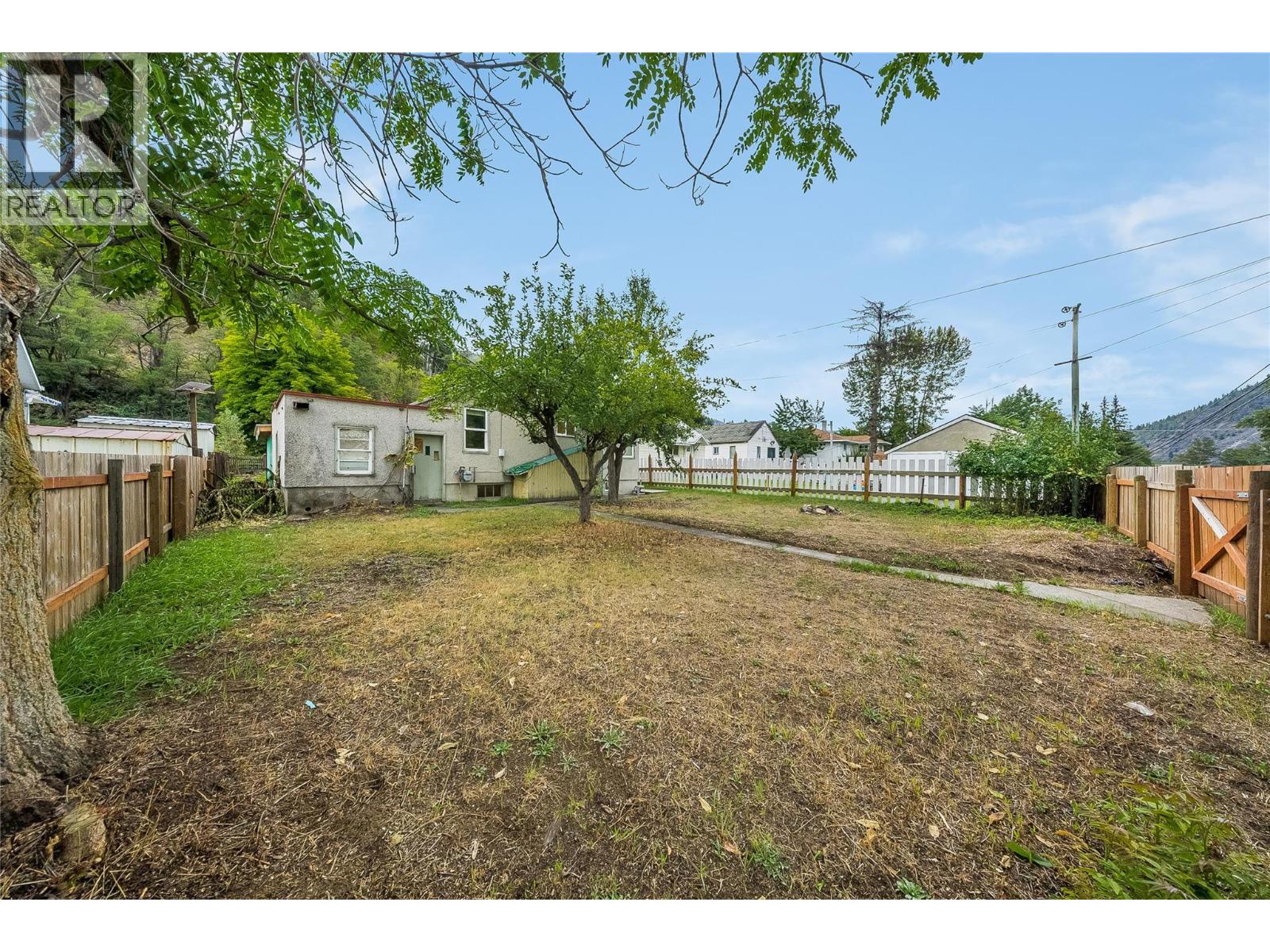 2258 Eighth Avenue photo 4