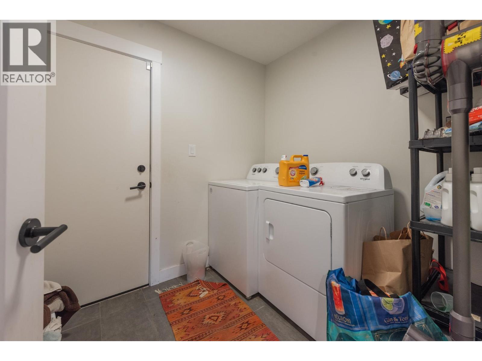 1040 Celia Crescent, Gibsons, British Columbia  V0N 1V7 - Photo 15 - R3163755