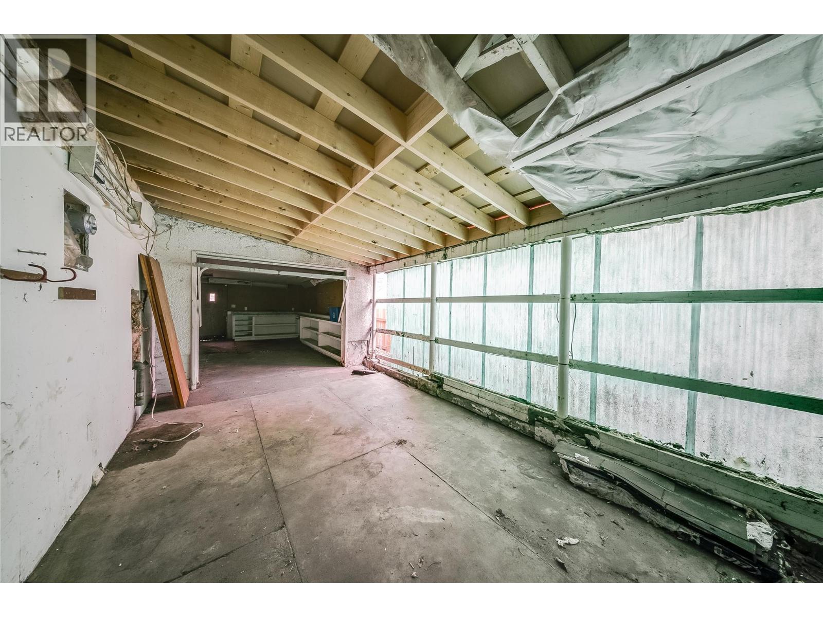 2258 Eighth Avenue photo 27