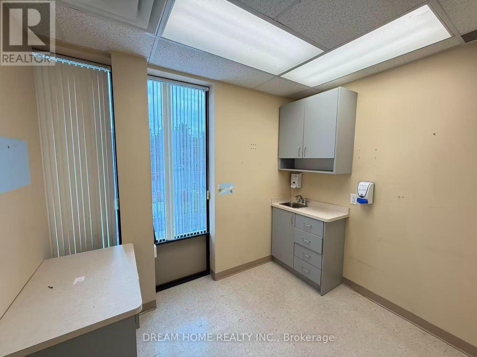 3000 Lawrence Avenue E, Toronto, Ontario  M1P 2V1 - Photo 10 - E13800450