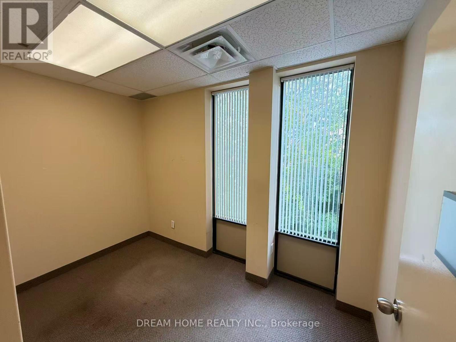 3000 Lawrence Avenue E, Toronto, Ontario  M1P 2V1 - Photo 3 - E13800450