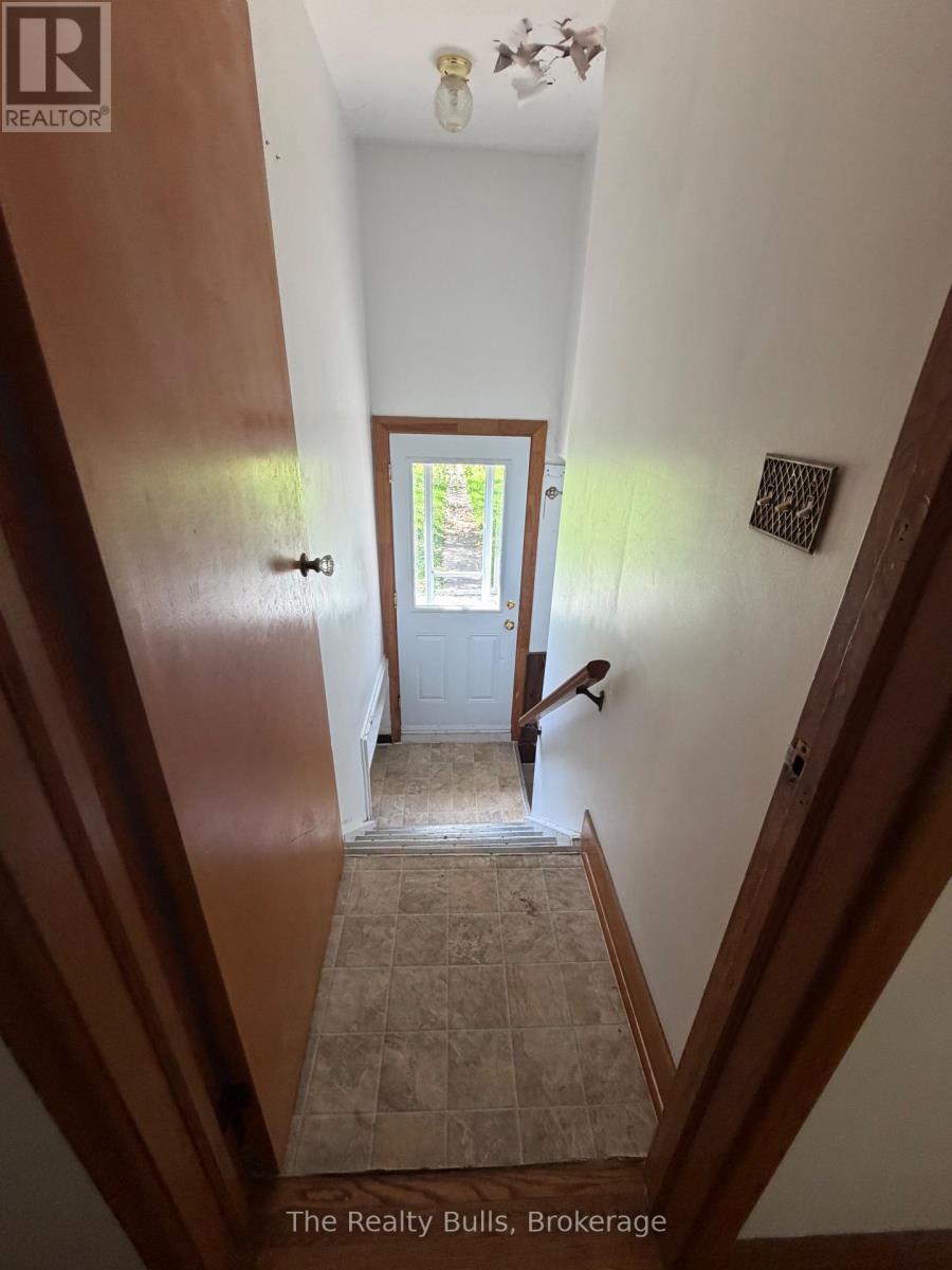 43 Barron Street, Welland, Ontario  L3C 2K4 - Photo 8 - X13799440