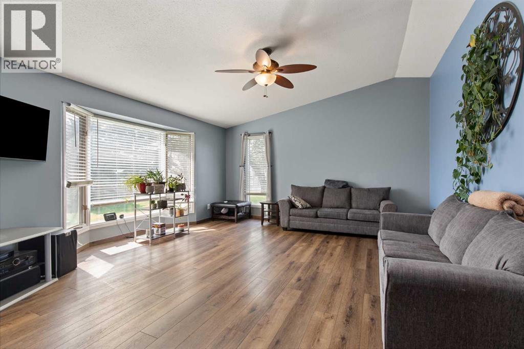 706 Broadway Avenue W, Redcliff, Alberta  T0J 2P0 - Photo 9 - A2343936