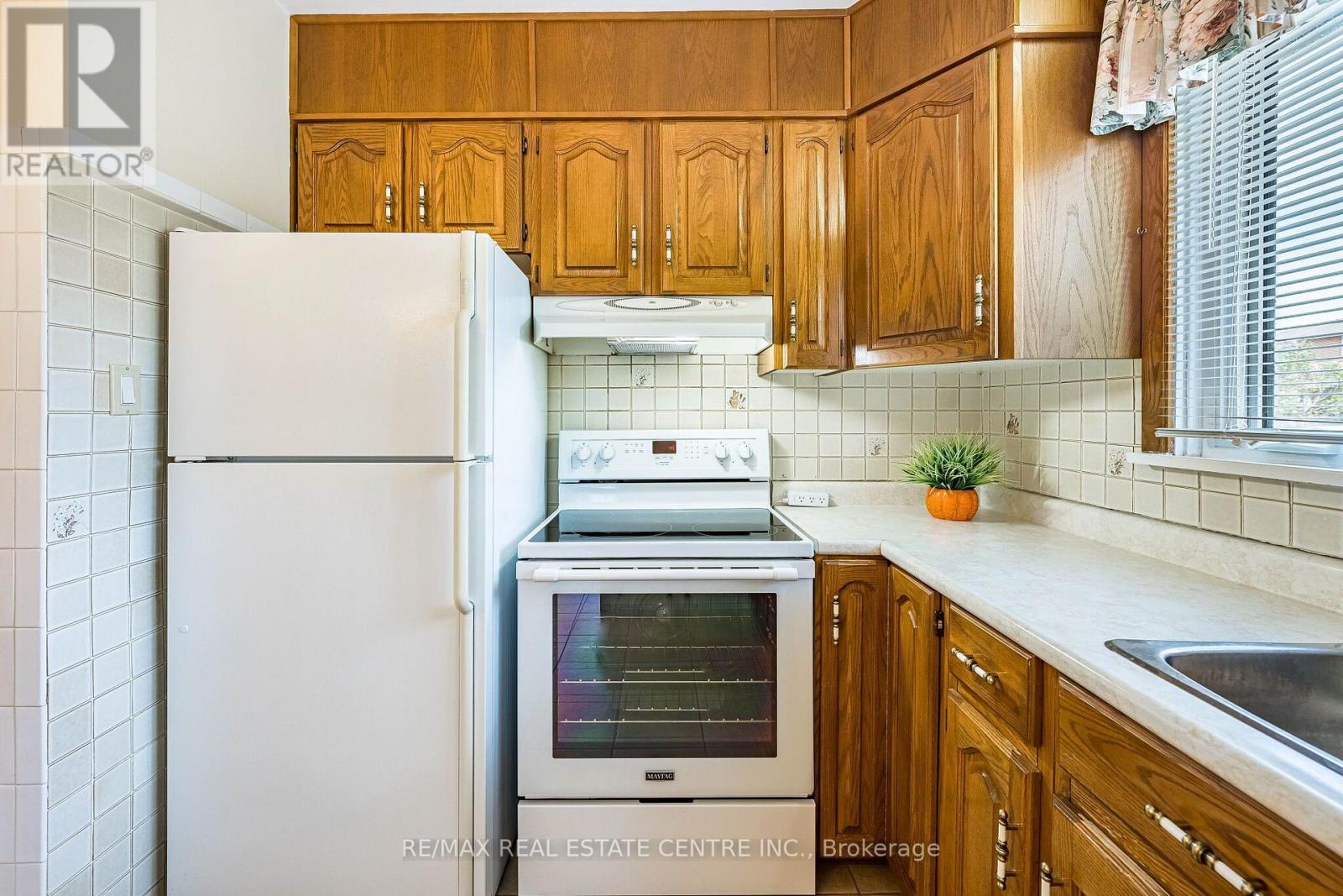 2591 Whaley Drive, Mississauga (Cooksville), Ontario  L5B 1X1 - Photo 17 - W13800478
