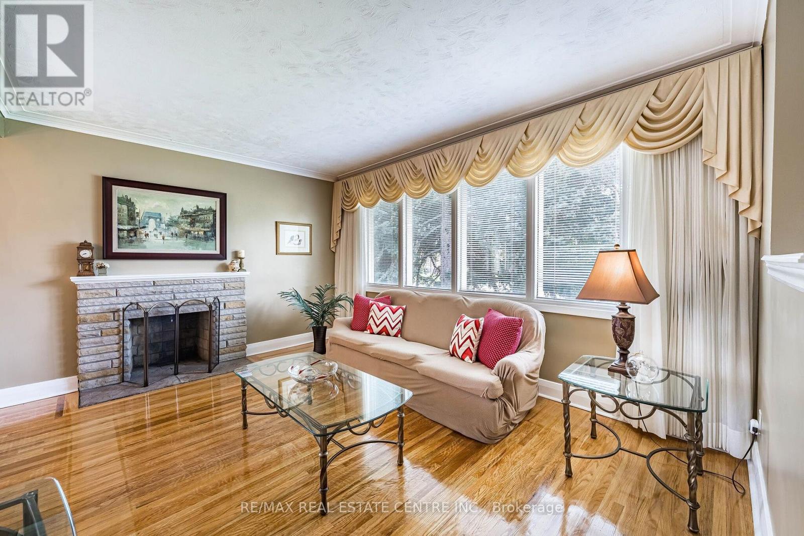 2591 Whaley Drive, Mississauga (Cooksville), Ontario  L5B 1X1 - Photo 6 - W13800478