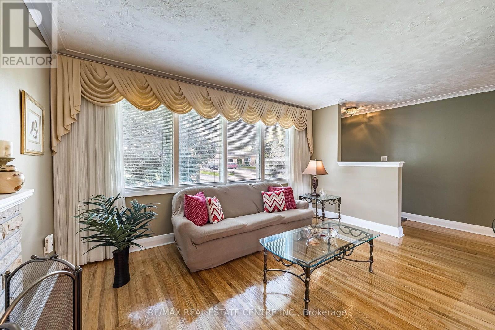 2591 Whaley Drive, Mississauga (Cooksville), Ontario  L5B 1X1 - Photo 9 - W13800478