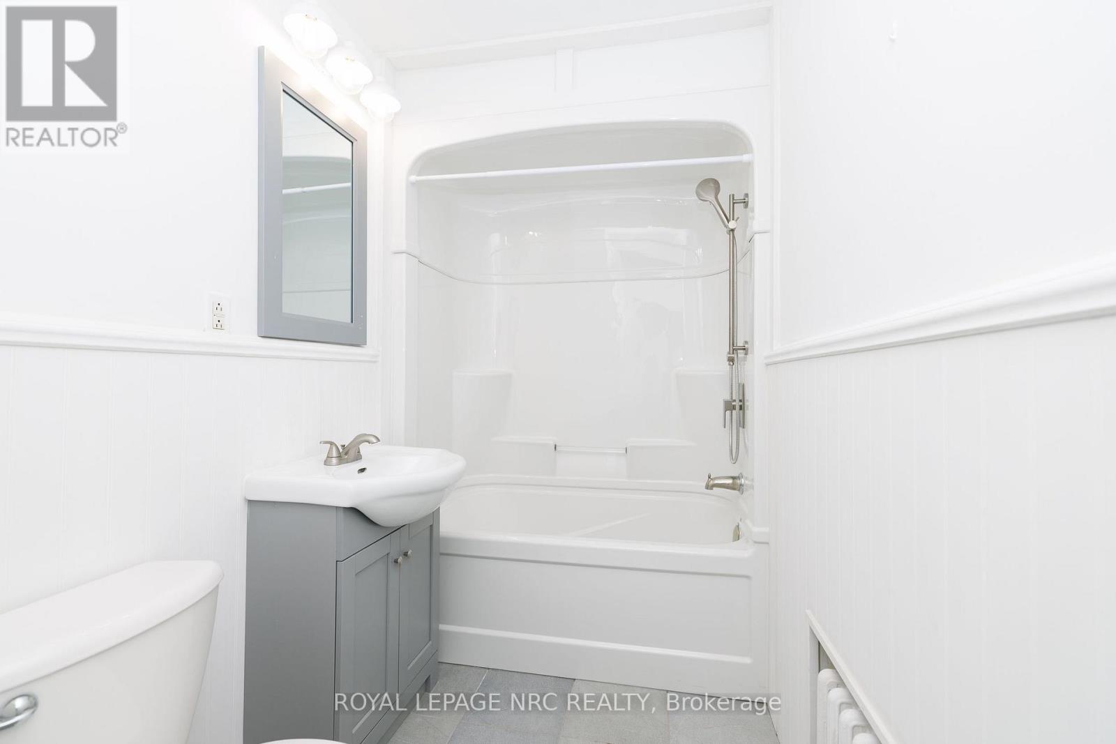 100 Townline W Road, St. Catharines (Burleigh Hill), Ontario  L2T 1P7 - Photo 20 - X13800534