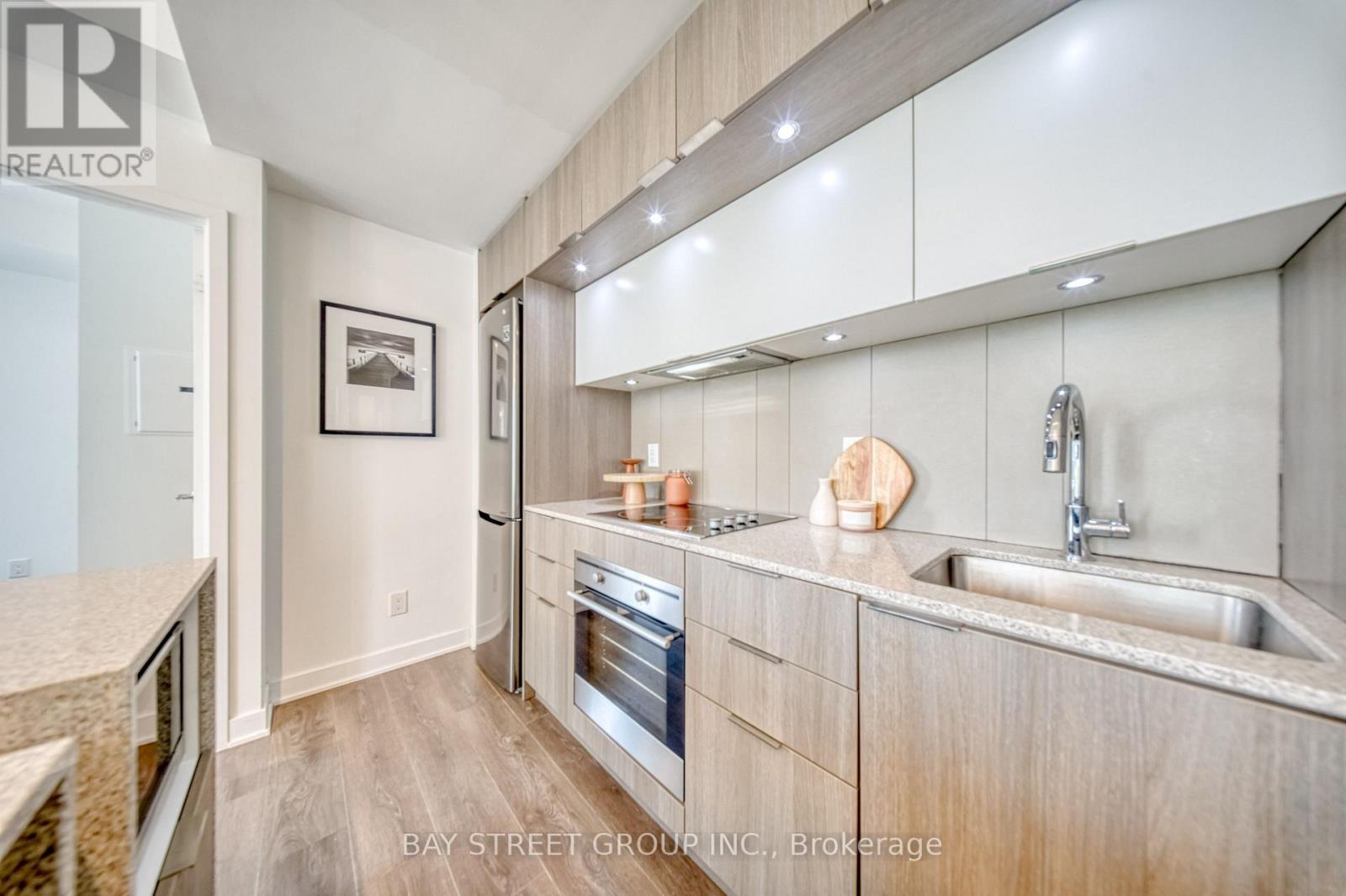 502 - 170 Sumach Street, Toronto (Regent Park), Ontario  M5A 0C3 - Photo 3 - C13800536