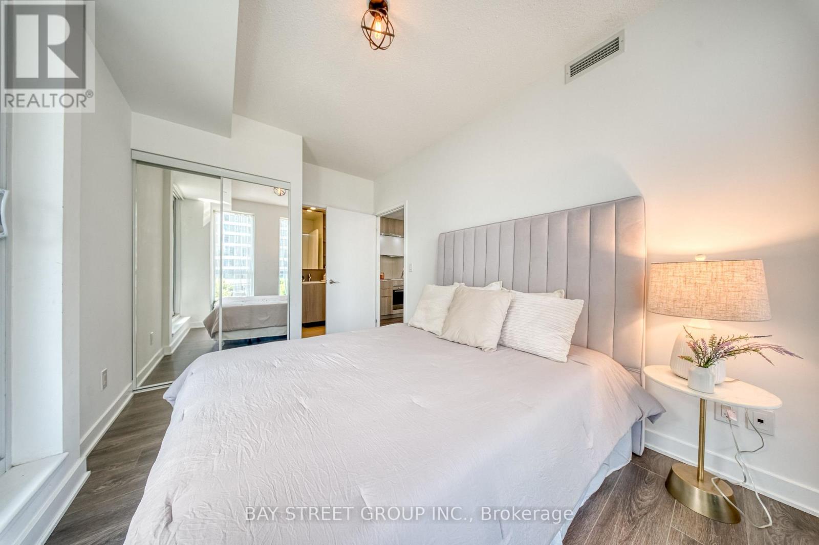 502 - 170 Sumach Street, Toronto (Regent Park), Ontario  M5A 0C3 - Photo 9 - C13800536