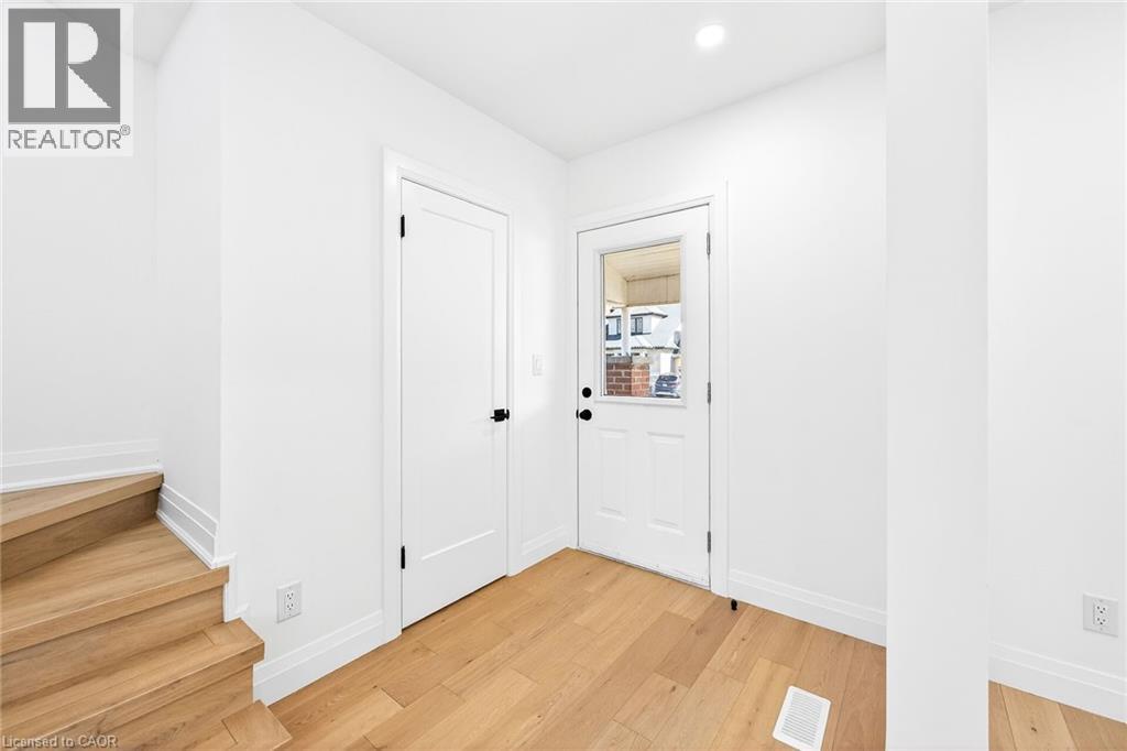 304 Park Street, Dundas, Ontario  L9H 1Y9 - Photo 4 - 40833887