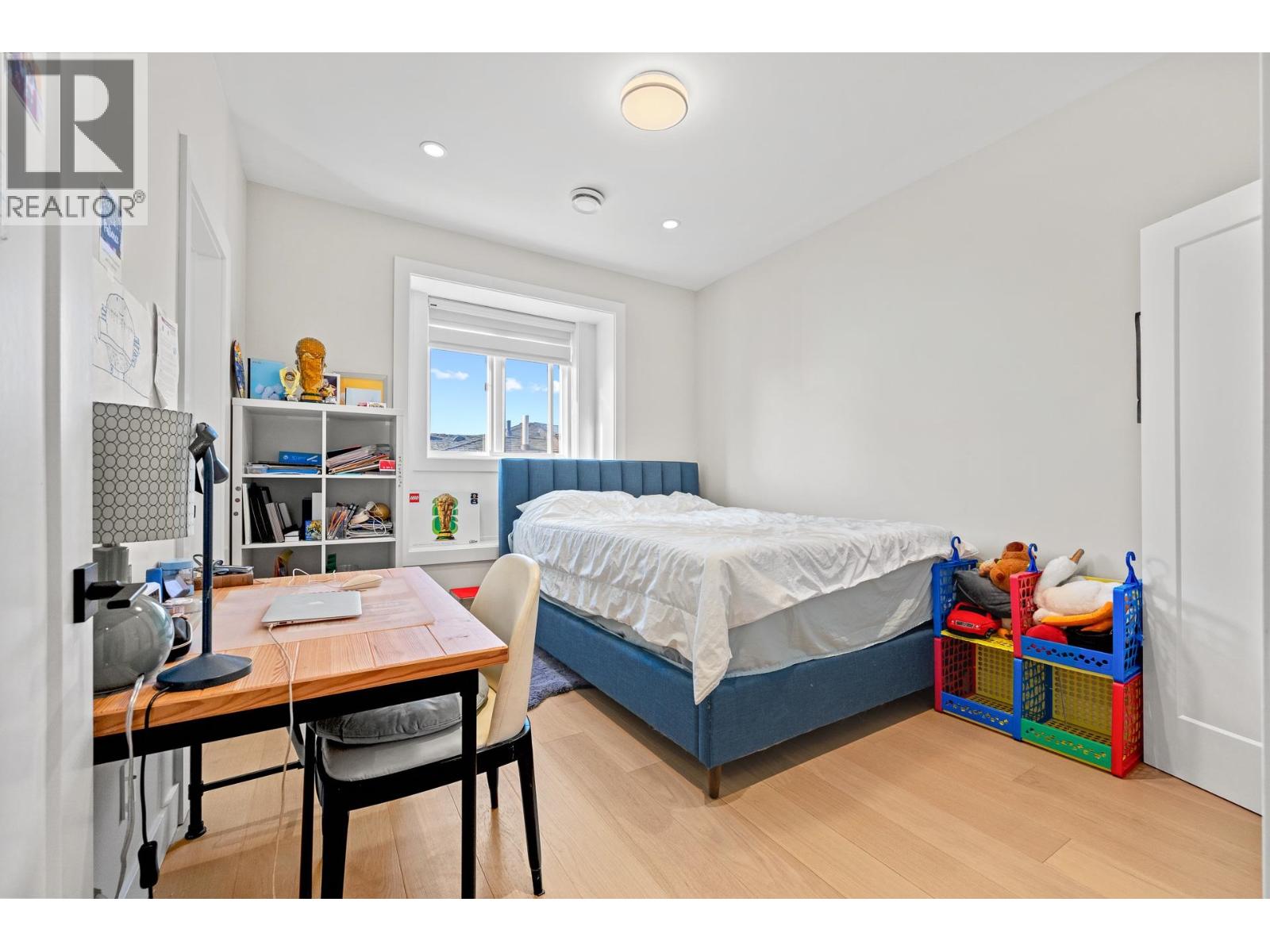 8323 14th Avenue  Burnaby, Burnaby, British Columbia  V3N 2C2 - Photo 25 - R3166598