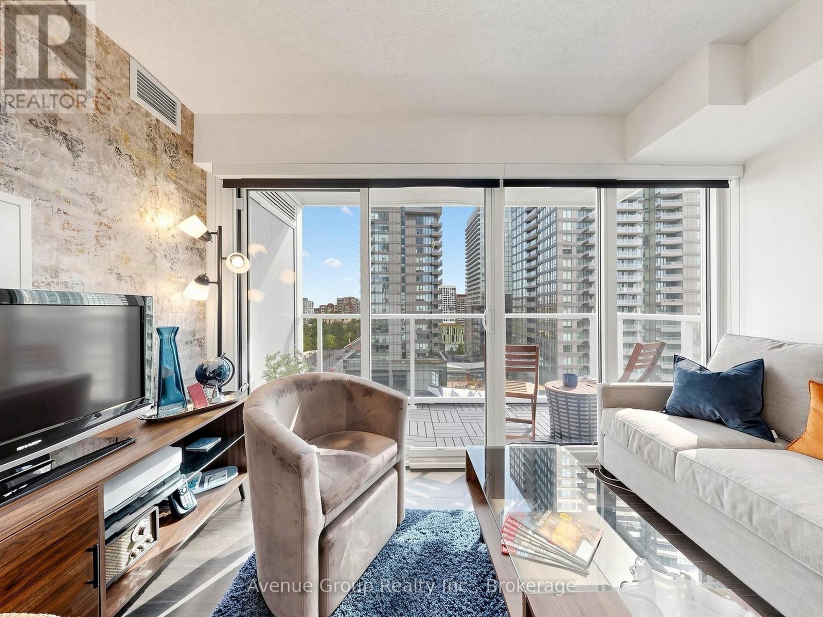 1105 - 19 BATHURST STREET, Toronto, Ontario