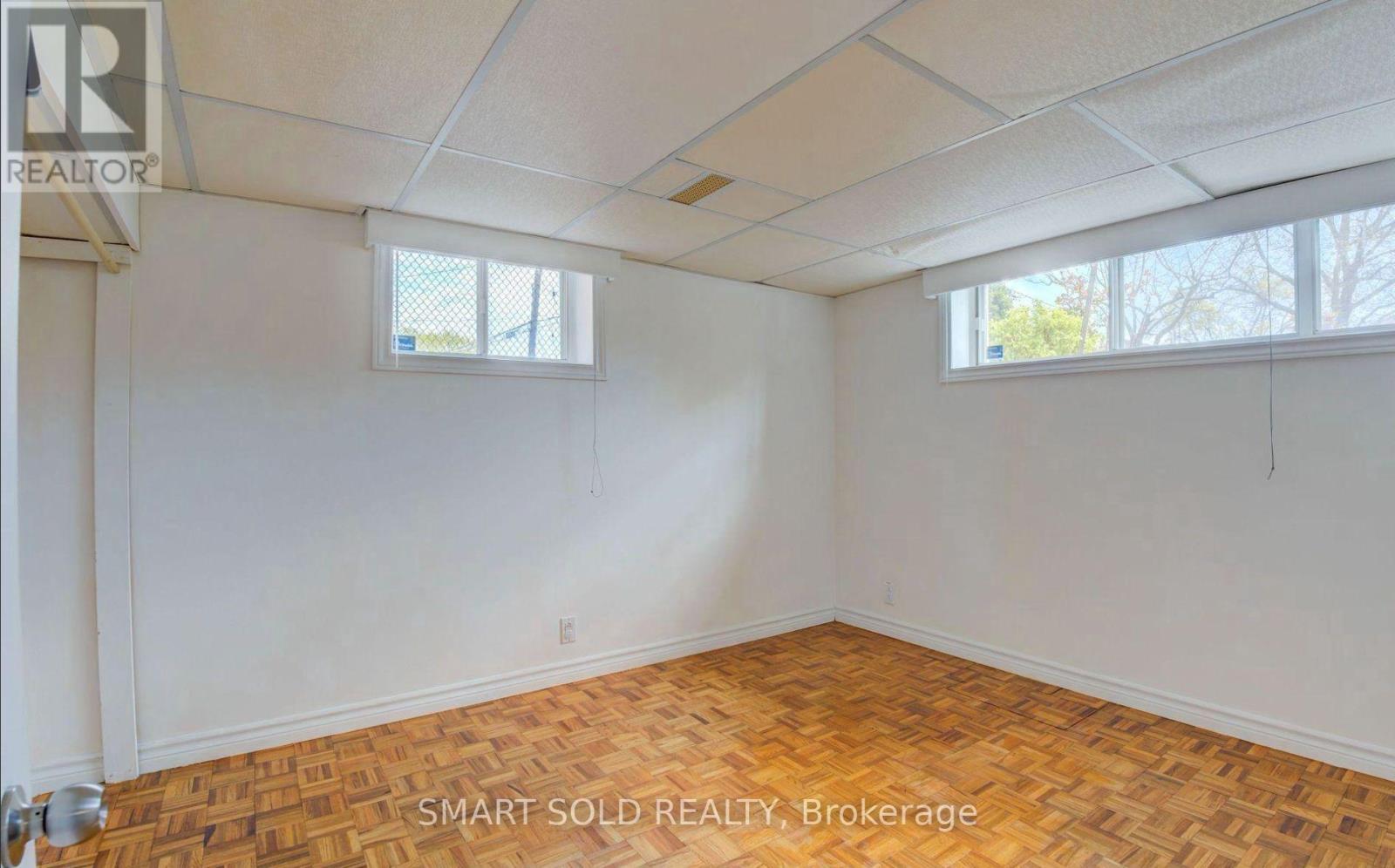 24 Ivanhoe Court, Toronto, Ontario  M1R 3G9 - Photo 17 - E13800552