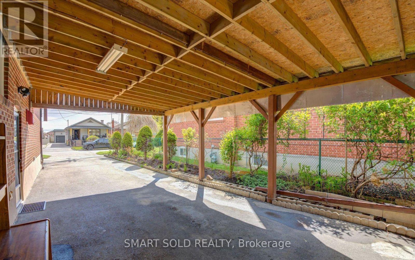24 Ivanhoe Court, Toronto, Ontario  M1R 3G9 - Photo 20 - E13800552