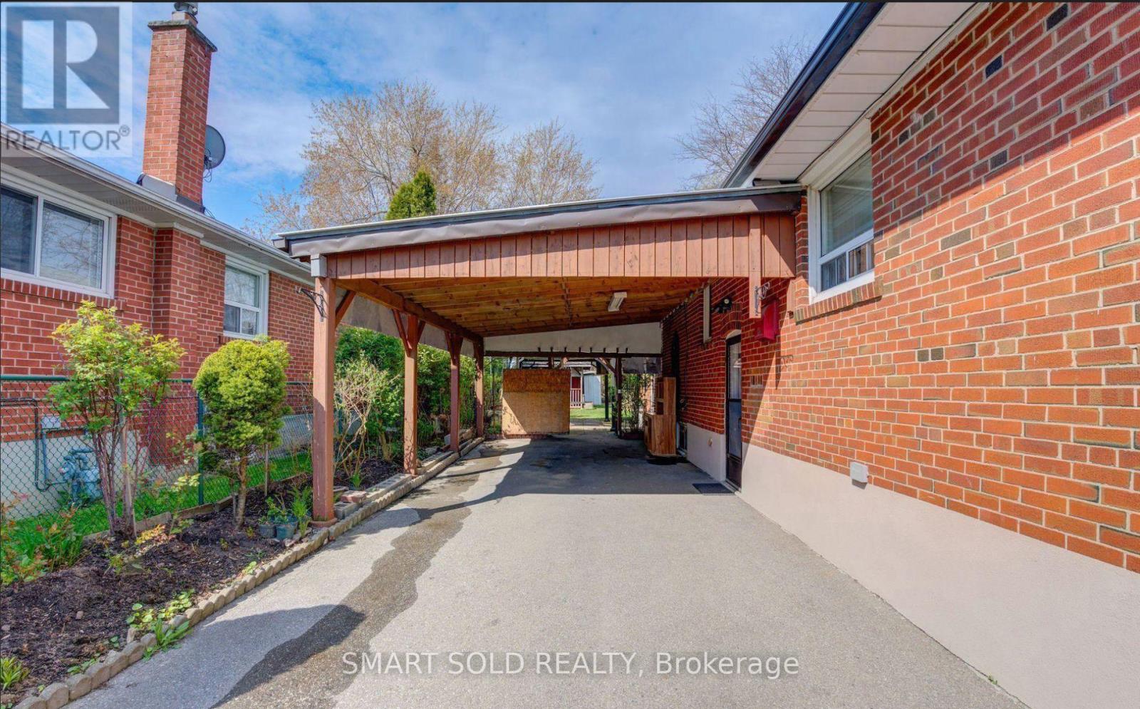 24 Ivanhoe Court, Toronto, Ontario  M1R 3G9 - Photo 21 - E13800552