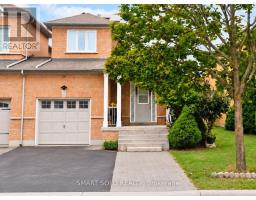 75 RIDEAU DRIVE, Richmond Hill, Ontario