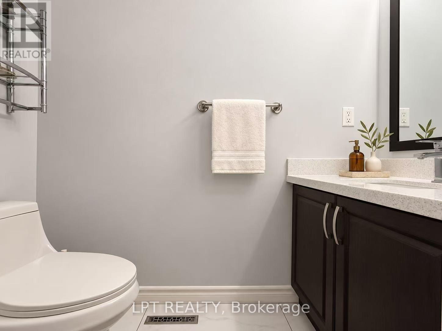 1 Saxony Drive, Markham, Ontario  L6C 2B2 - Photo 11 - N13800570