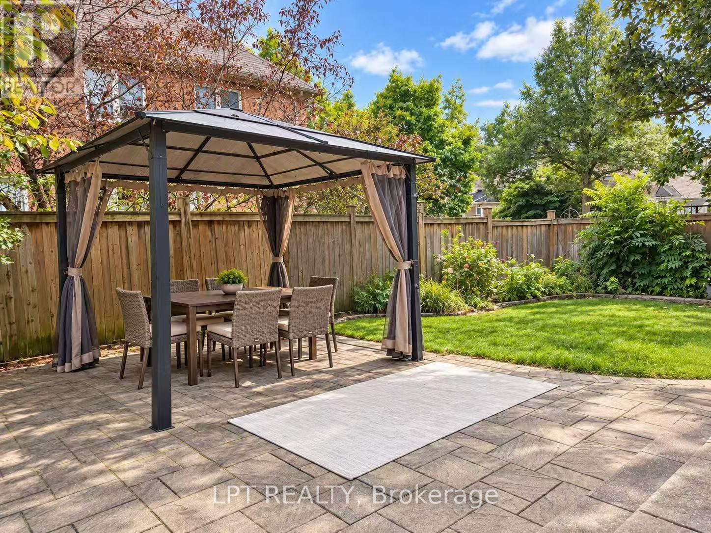 1 Saxony Drive, Markham, Ontario  L6C 2B2 - Photo 41 - N13800570