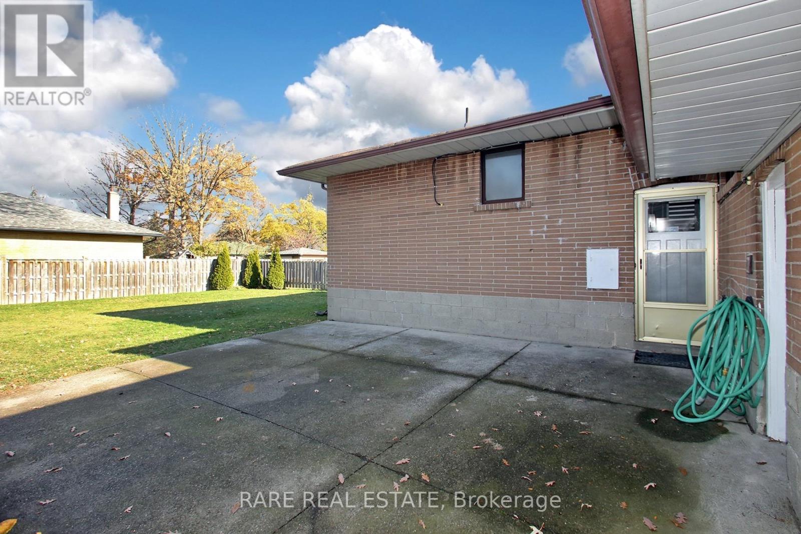 Bsmt - 238 Gary Drive, Toronto, Ontario  M9N 2M8 - Photo 3 - W13800566