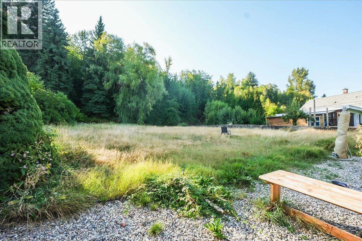 156 Haig Street, Warfield, British Columbia  V1R 2L9 - Photo 8 - 10363909