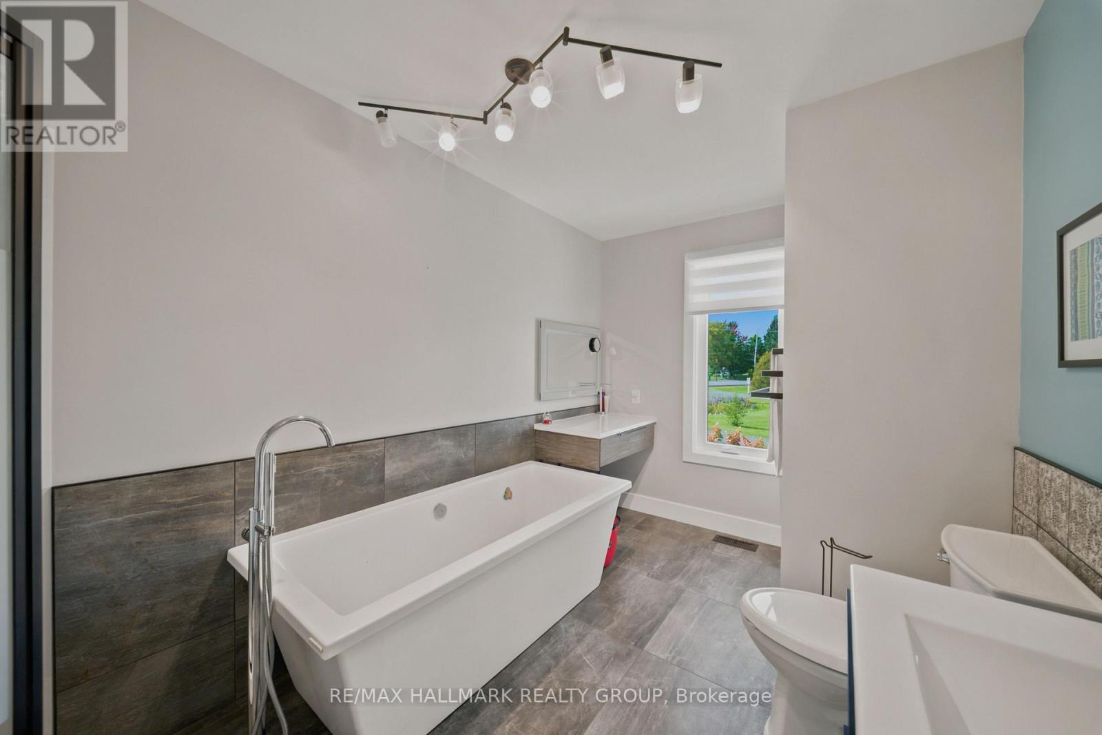 3515 Front Road E, Champlain, Ontario  K6A 2R2 - Photo 37 - X13800636