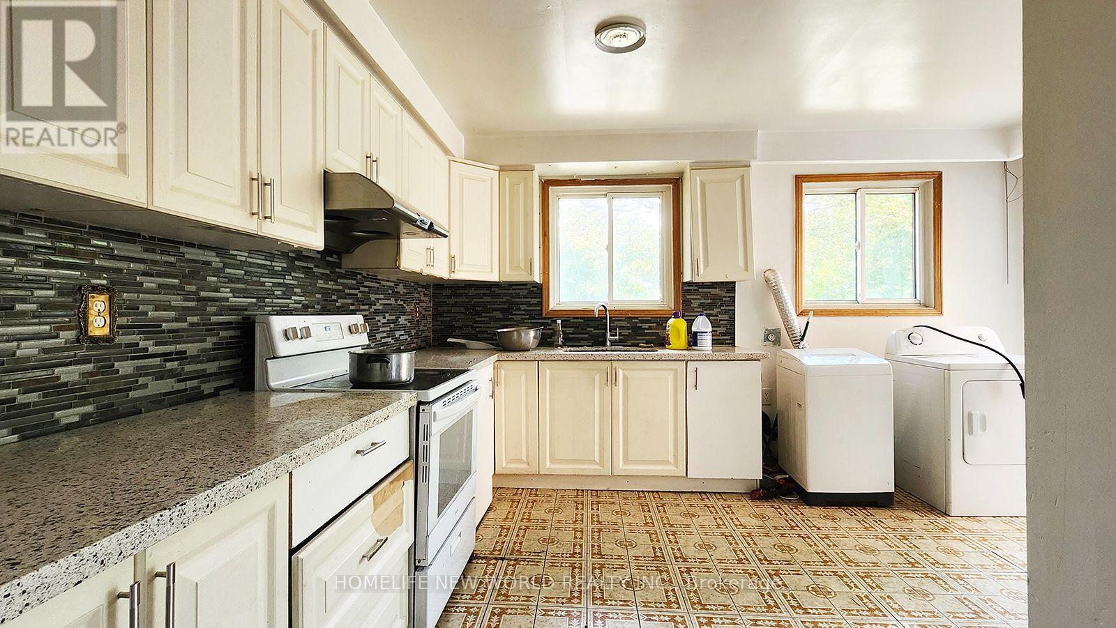 2 Arkona Drive, Toronto, Ontario  M1T 1X3 - Photo 7 - E13800620