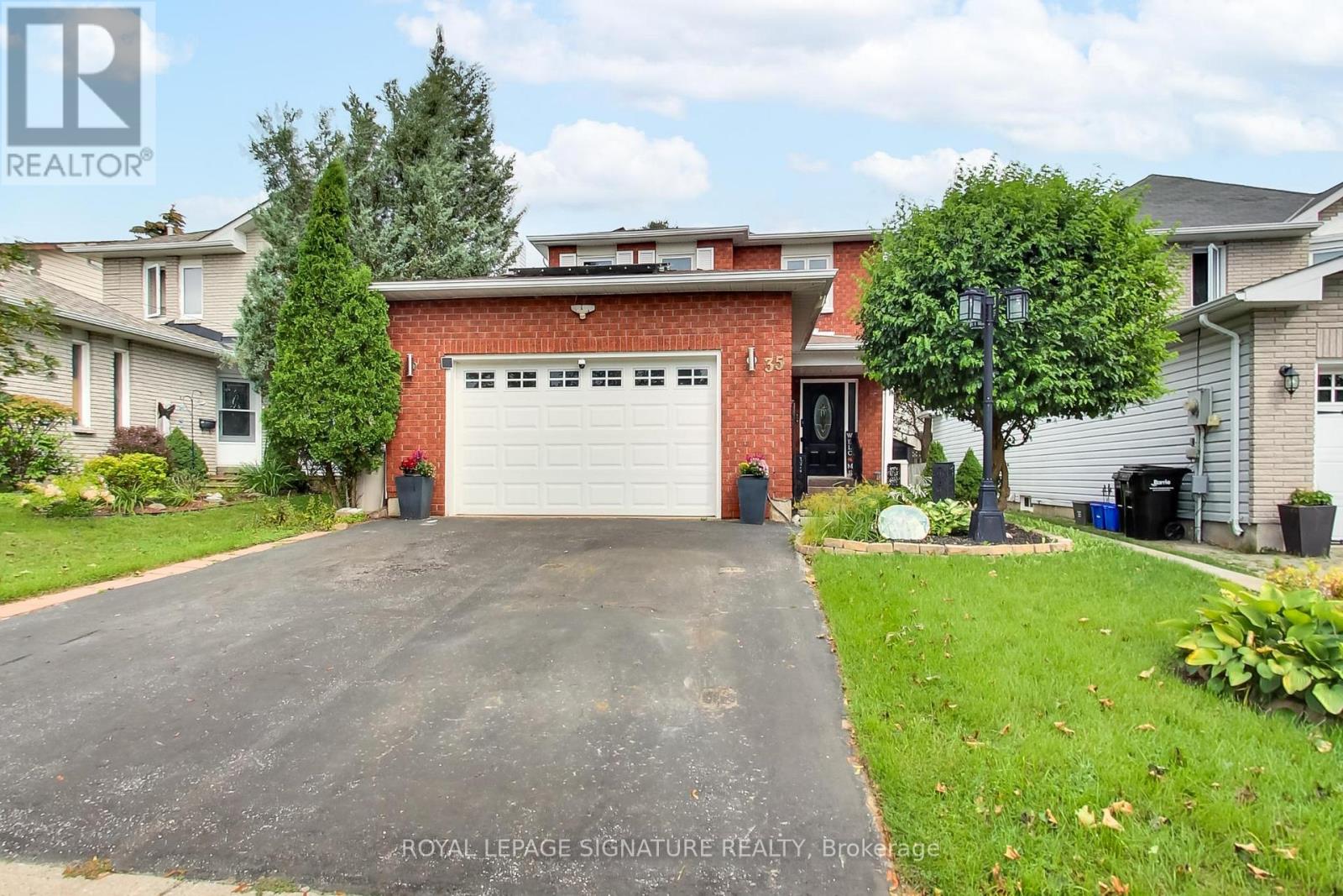 35 CARR DRIVE, Barrie, Ontario