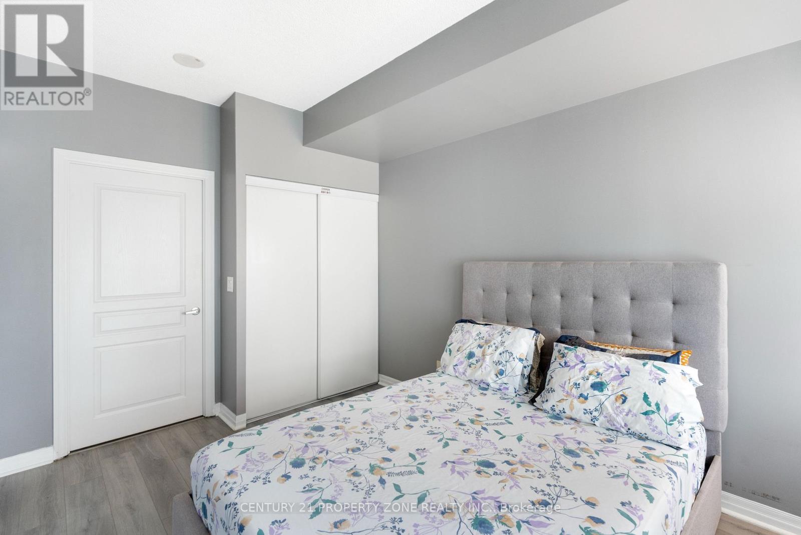 2210 - 225 Webb Drive, Mississauga, Ontario  L5B 4P2 - Photo 17 - W13800664