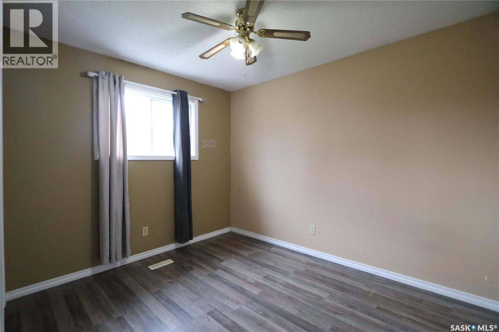 32 Clarke Avenue, Yorkton, Saskatchewan  S3N 3X5 - Photo 11 - SK048711