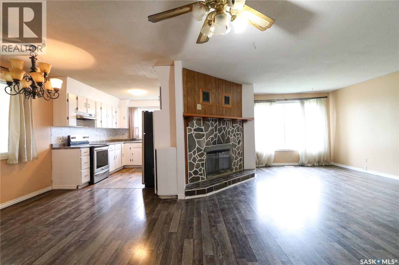 32 Clarke Avenue, Yorkton, Saskatchewan  S3N 3X5 - Photo 4 - SK048711