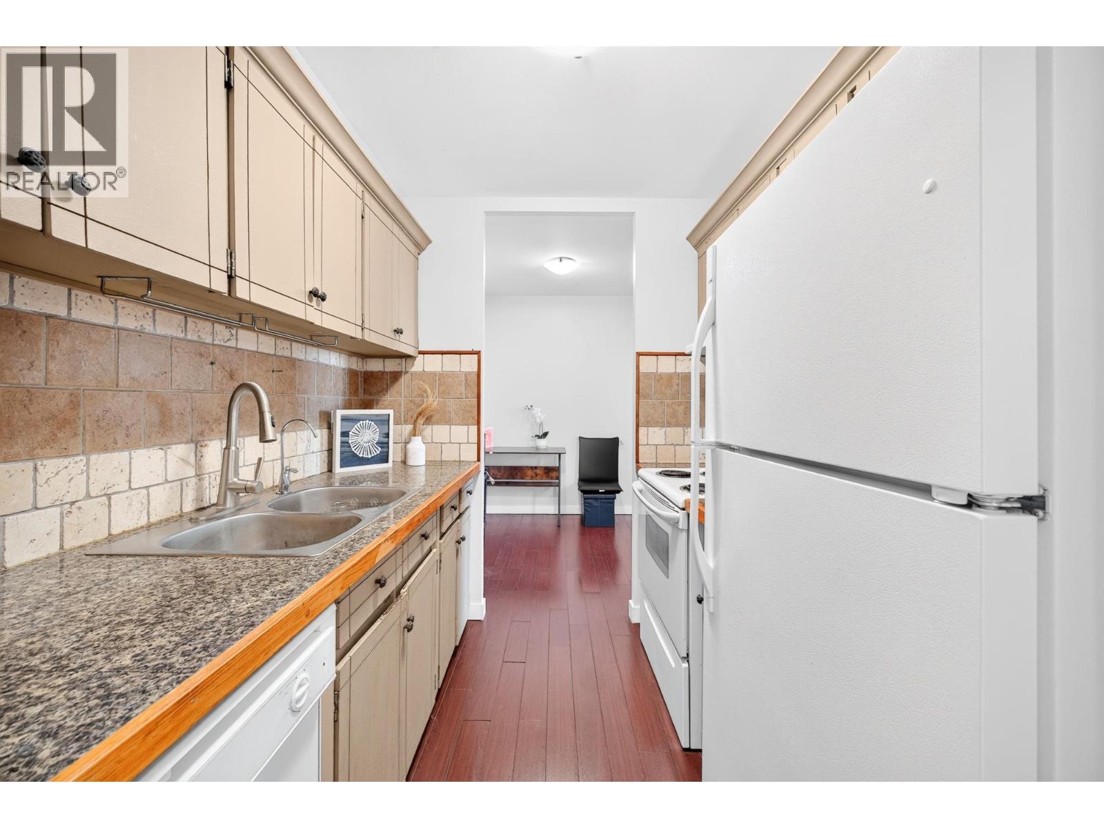 1105 6759 Willingdon Avenue, Burnaby, British Columbia  V5H 3Y9 - Photo 11 - R3163300