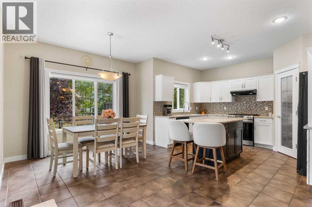 125 Cougarstone Manor SW, Calgary, Alberta  T3H 5N4 - Photo 10 - A2341626