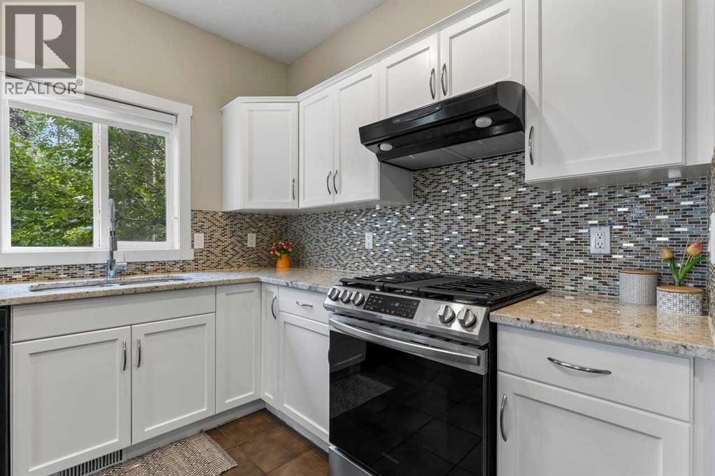 125 Cougarstone Manor SW, Calgary, Alberta  T3H 5N4 - Photo 14 - A2341626
