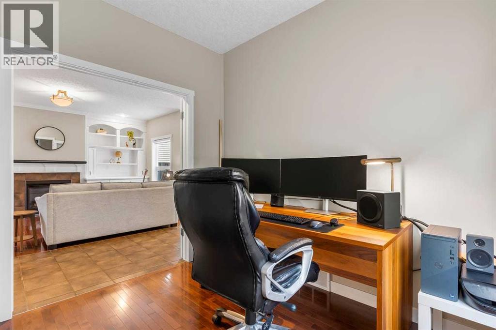 125 Cougarstone Manor SW, Calgary, Alberta  T3H 5N4 - Photo 19 - A2341626