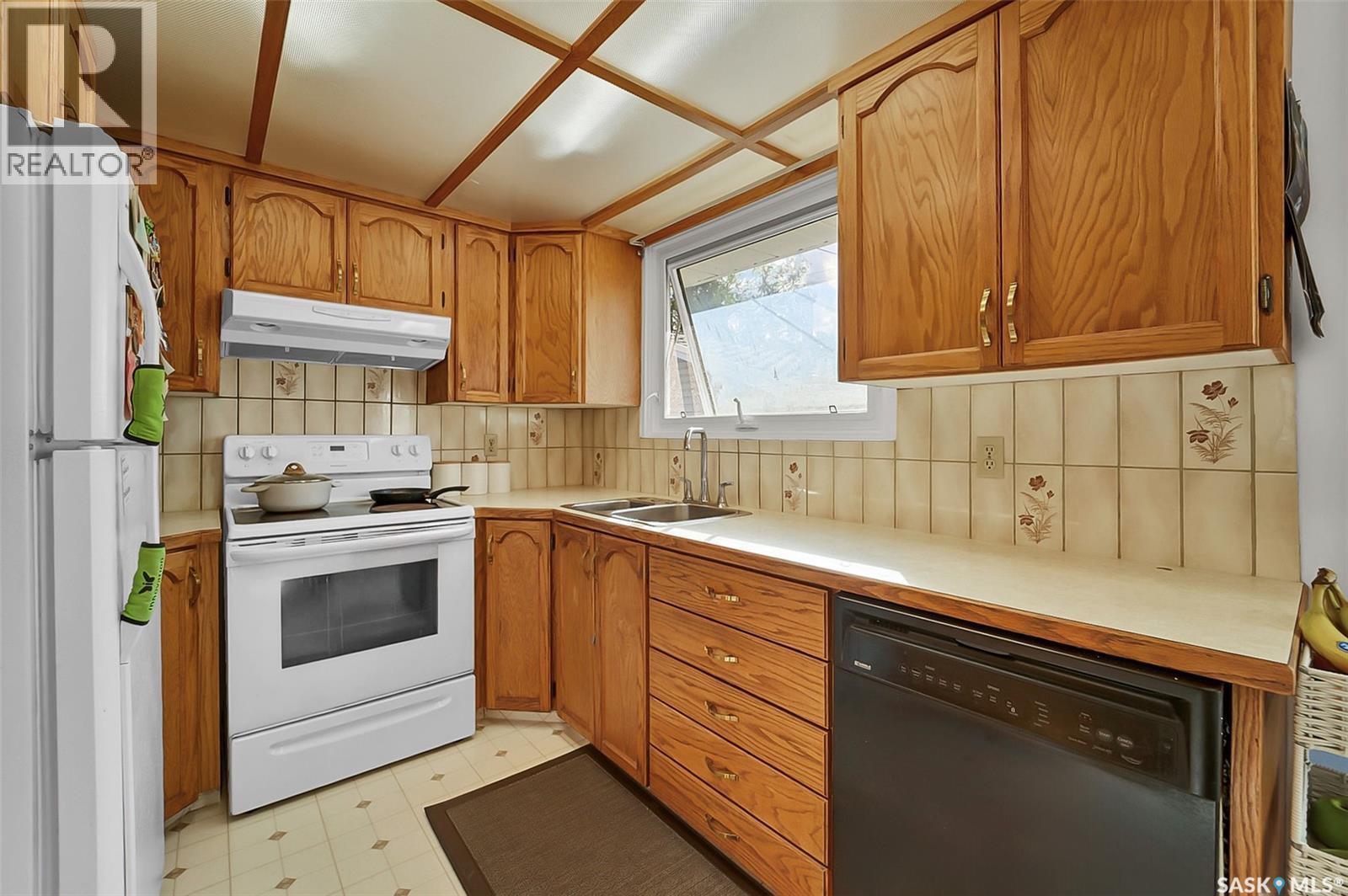 2320 Preston Avenue S, Saskatoon, Saskatchewan  S7J 2E9 - Photo 19 - SK048551