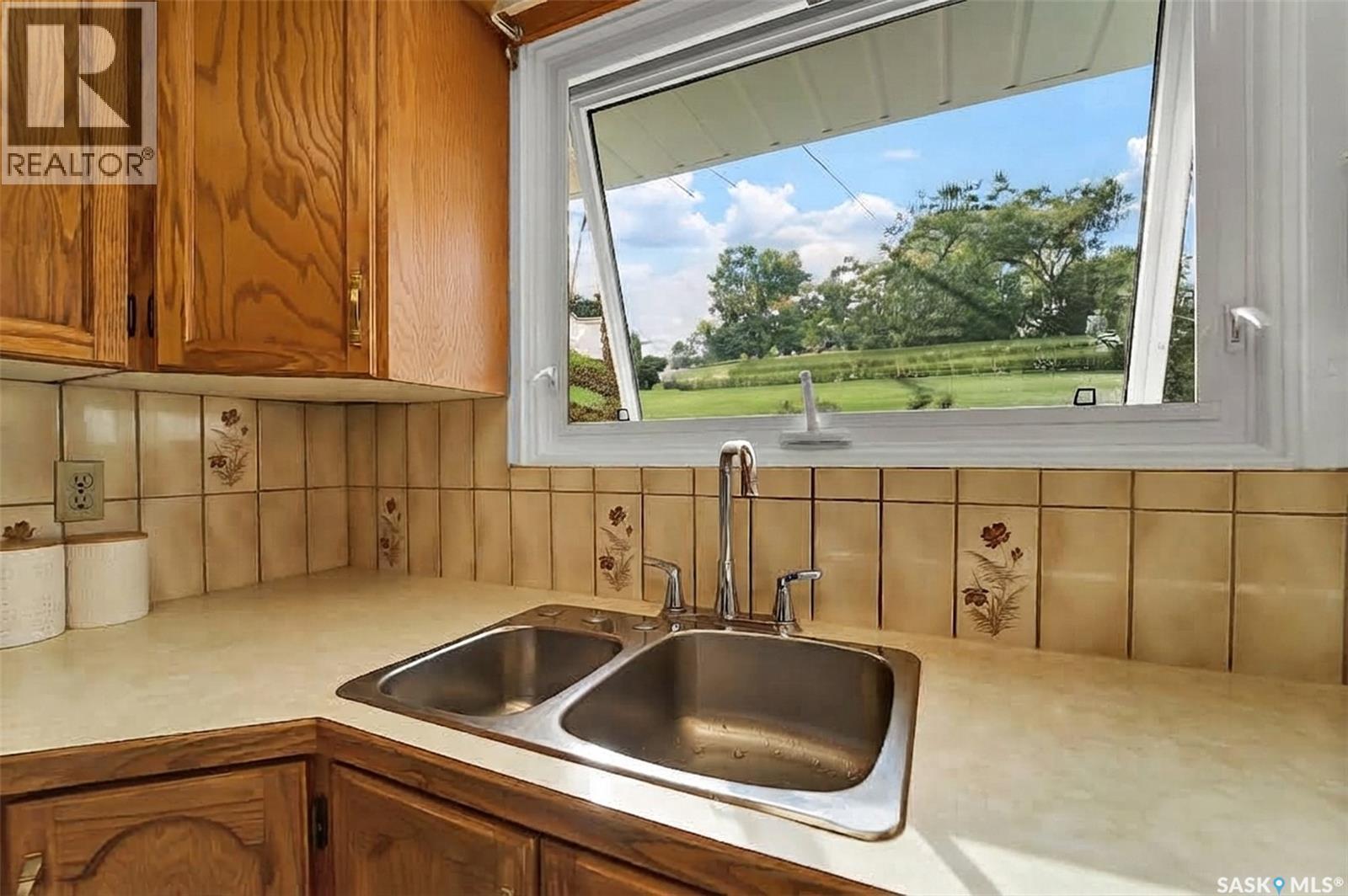 2320 Preston Avenue S, Saskatoon, Saskatchewan  S7J 2E9 - Photo 22 - SK048551