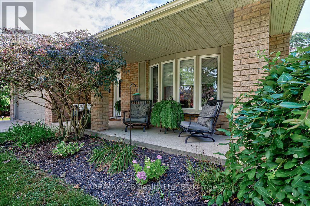 159 Lightbourne Avenue, Stratford, Ontario  N4Z 1C8 - Photo 4 - X13800744
