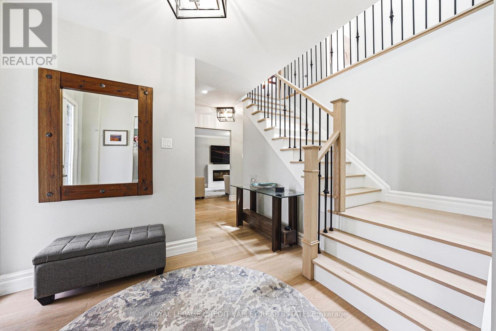 5 Valleygreen Crescent S, Caledon, Ontario  L7C 1J3 - Photo 4 - W13214024