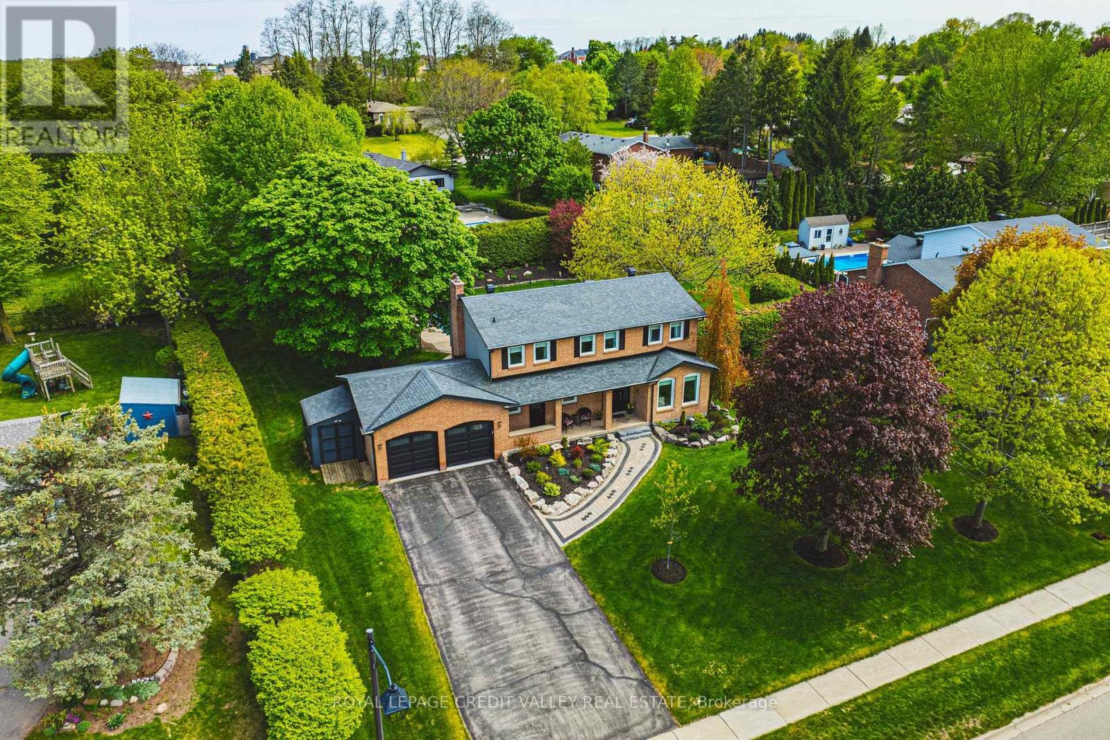 5 Valleygreen Crescent S, Caledon, Ontario  L7C 1J3 - Photo 2 - W13214024