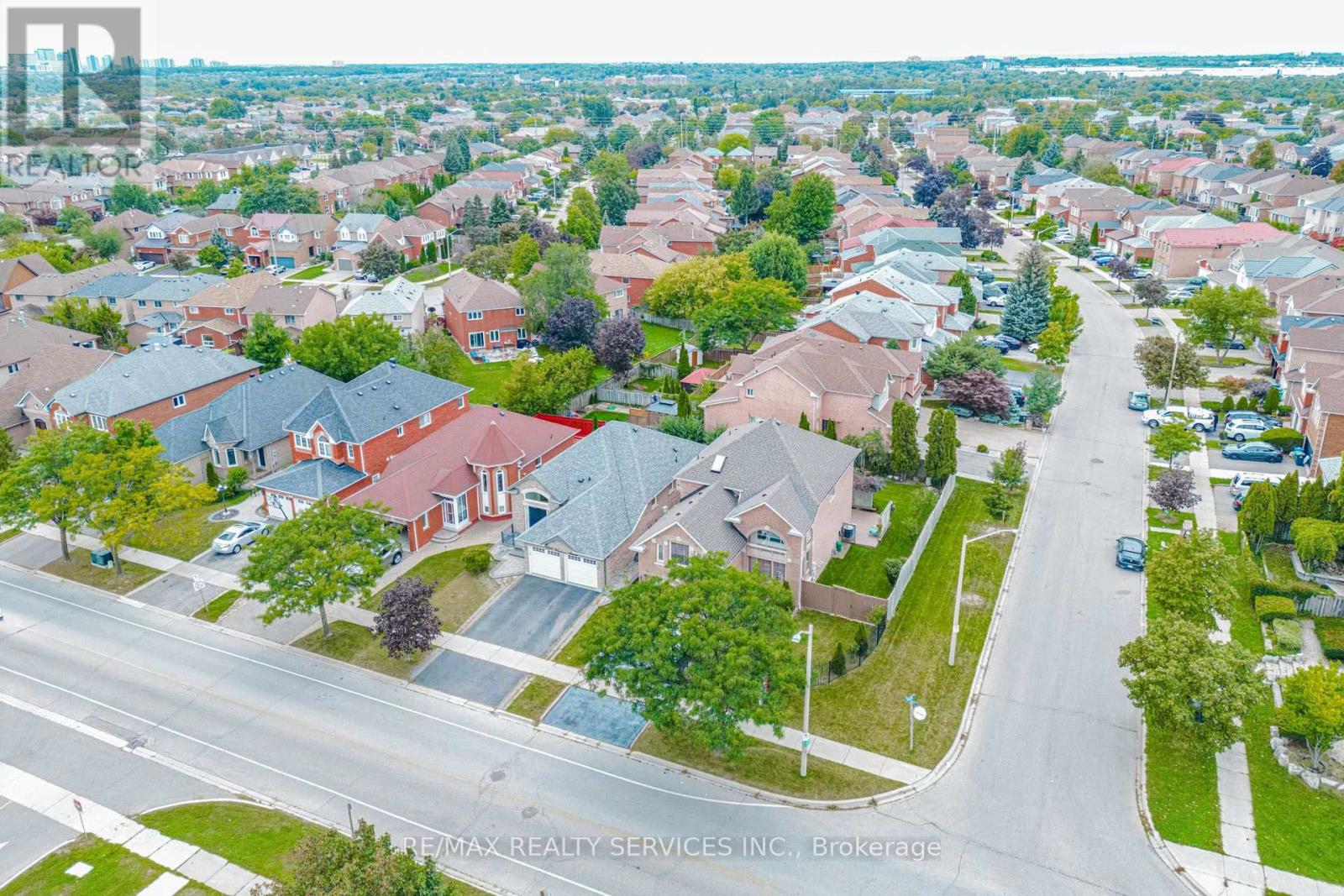5772 Whitehorn Avenue, Mississauga, Ontario  L5V 1W1 - Photo 41 - W13793966
