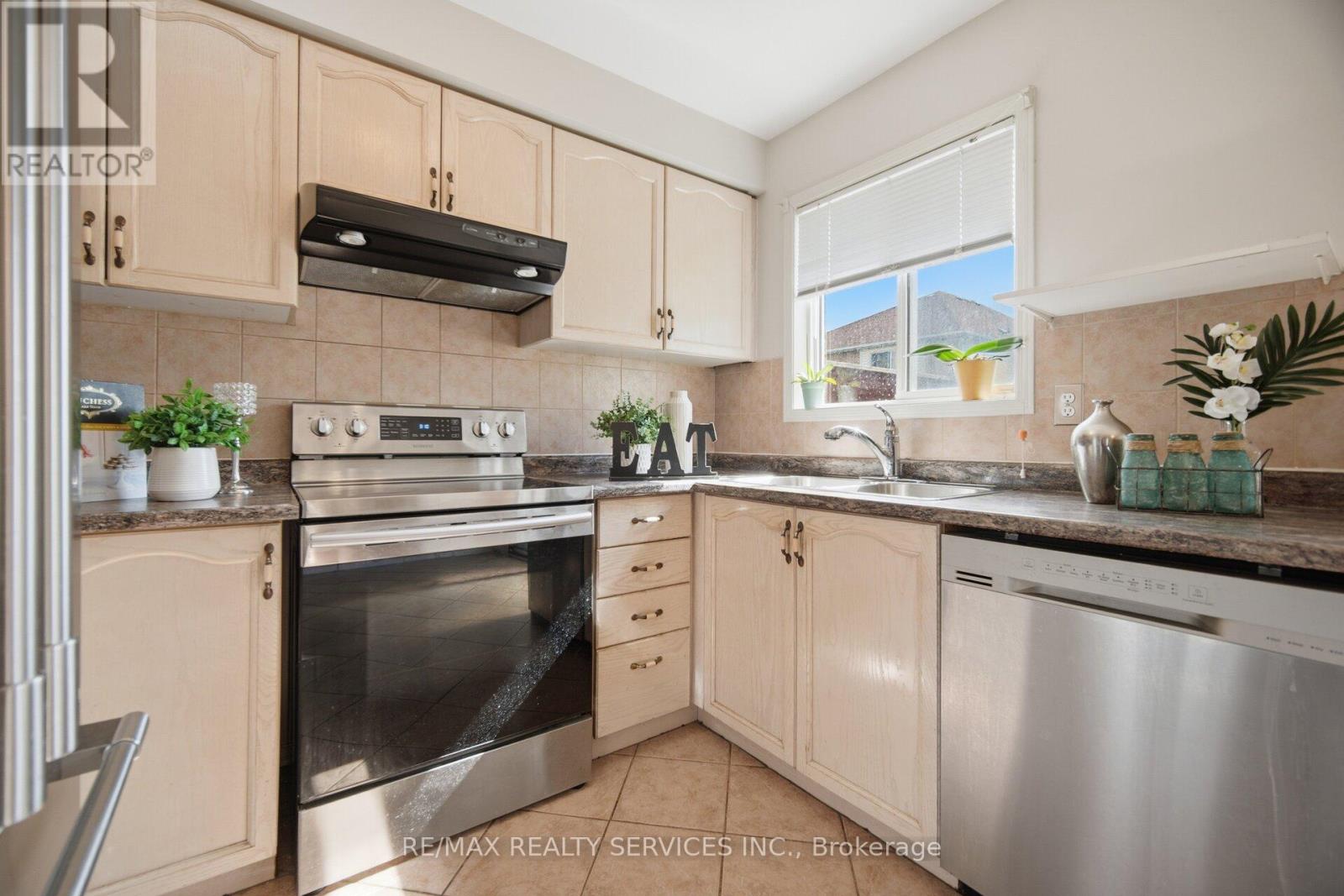 72 Yellow Brick Road, Brampton, Ontario  L6V 4L1 - Photo 16 - W13770726