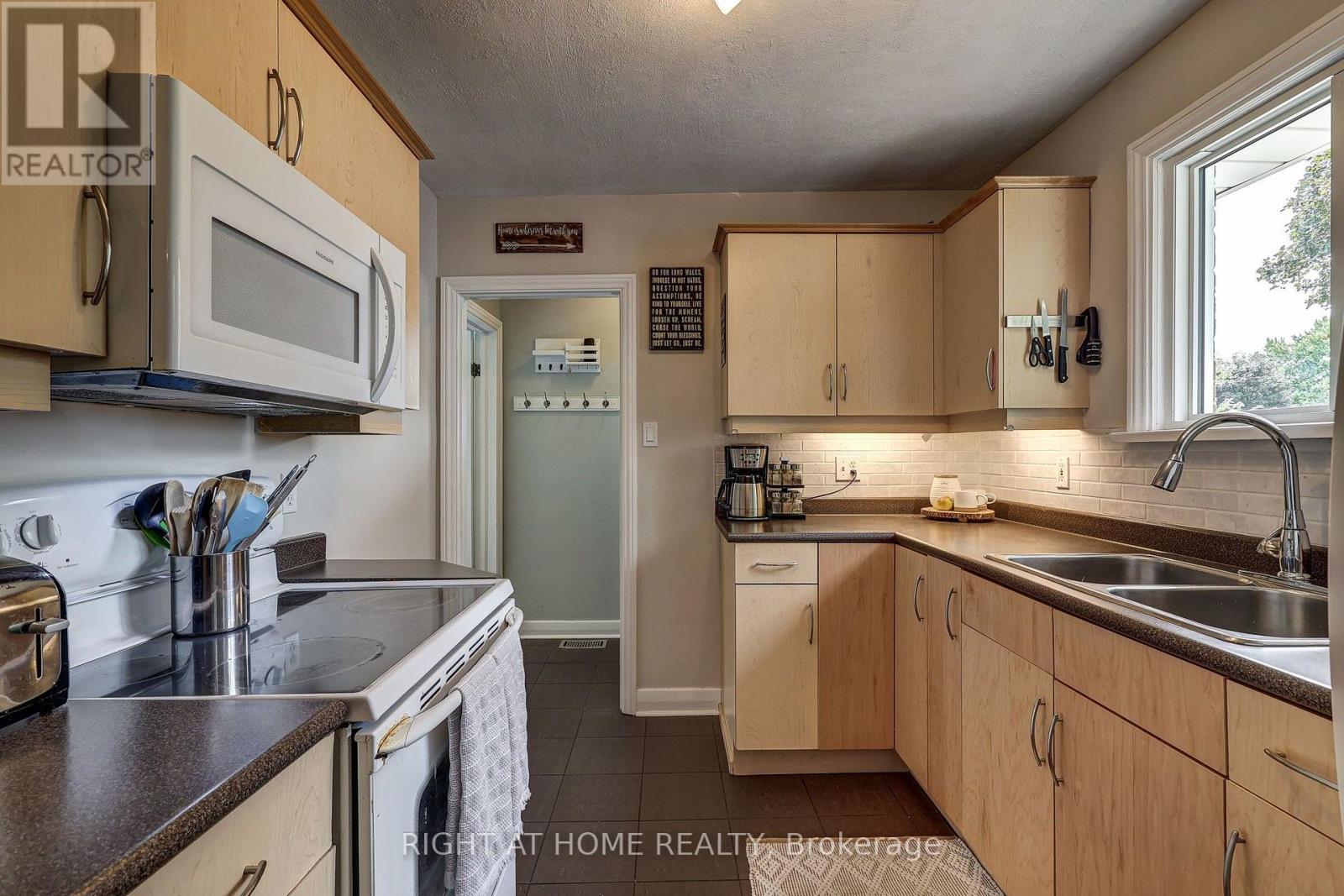 42 Graham Crescent, London East, Ontario  N5W 4L8 - Photo 12 - X13800712