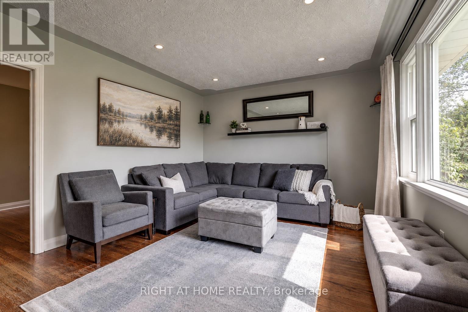 42 Graham Crescent, London East, Ontario  N5W 4L8 - Photo 5 - X13800712