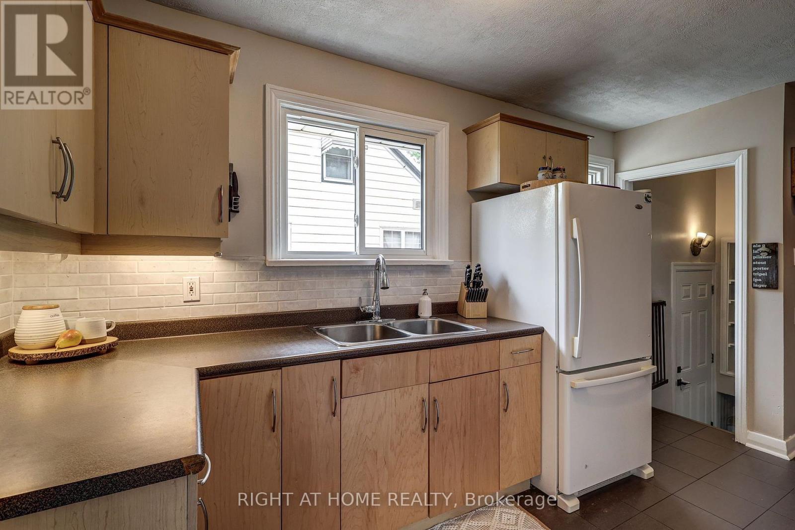 42 Graham Crescent, London East, Ontario  N5W 4L8 - Photo 9 - X13800712
